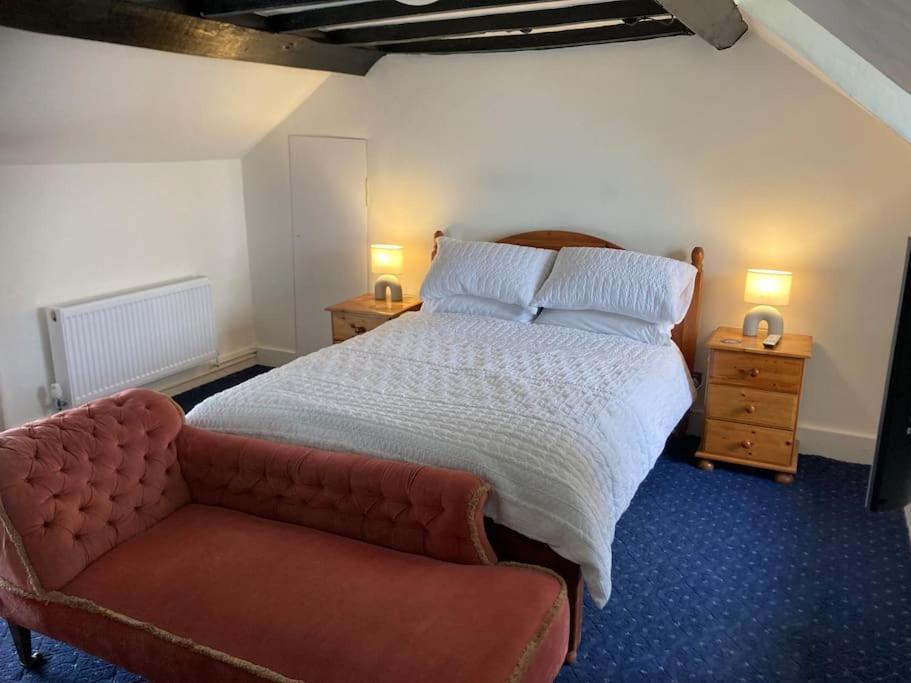 Bryntirion Farmhouse Rooms Llanfair Caereinion Kültér fotó